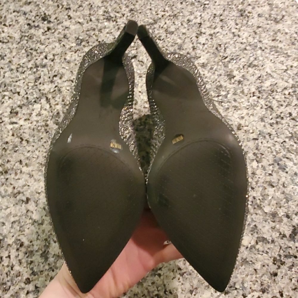 Shoes - Picture 5 of 6